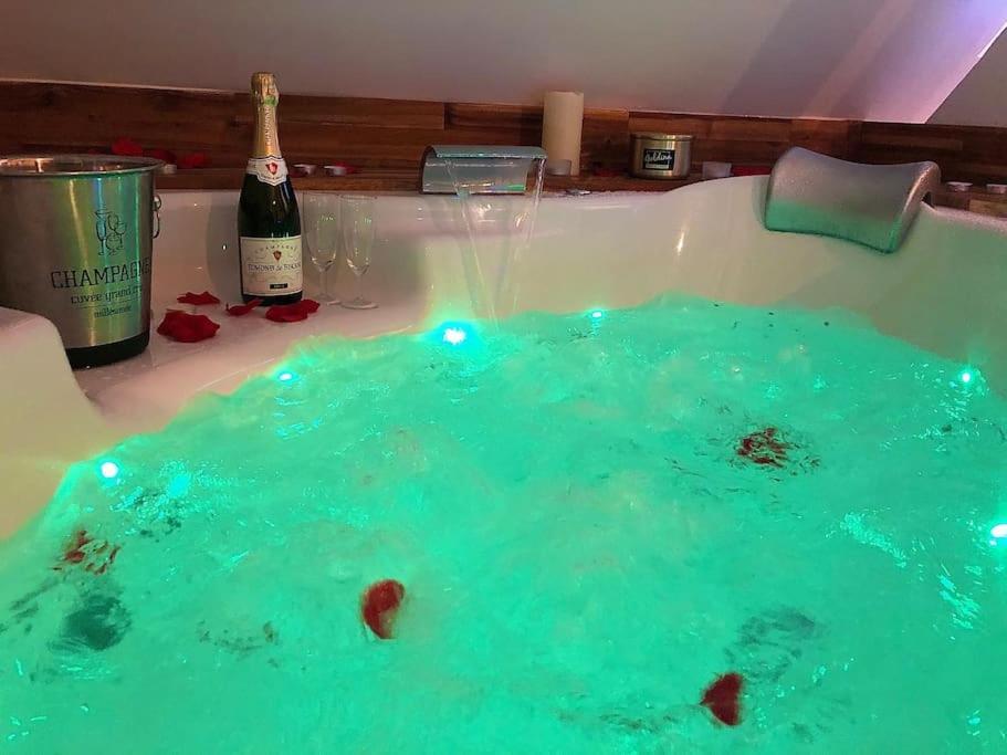 Sejour Detente Au Coeur De Macon Spa,Cine,Bouteille Offerte Esterno foto